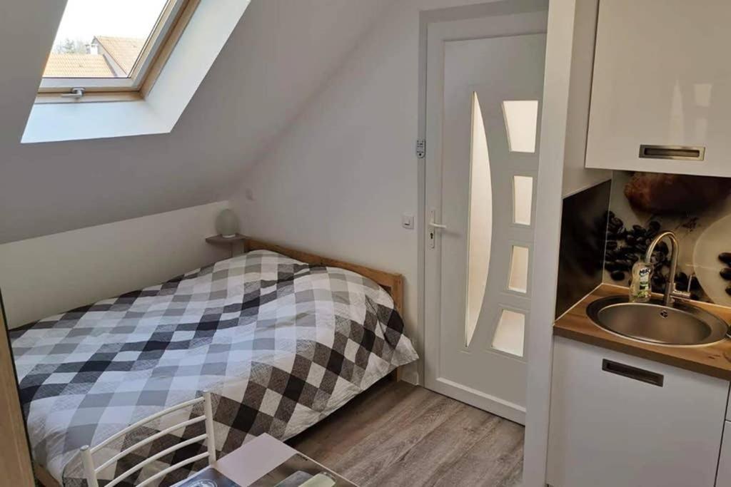 Studio Cosy Douillet Et Fonctionnel Daire Savigny-le-Temple Dış mekan fotoğraf