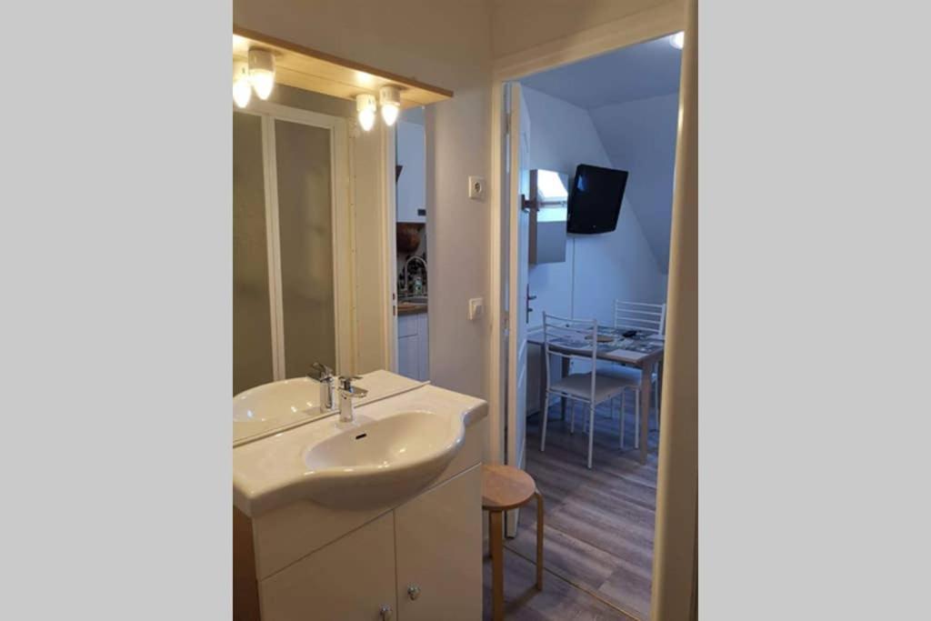 Studio Cosy Douillet Et Fonctionnel Daire Savigny-le-Temple Dış mekan fotoğraf